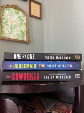 Freida McFadden Hardcover & Paperback Book Set - Black, Blue, Red Spines